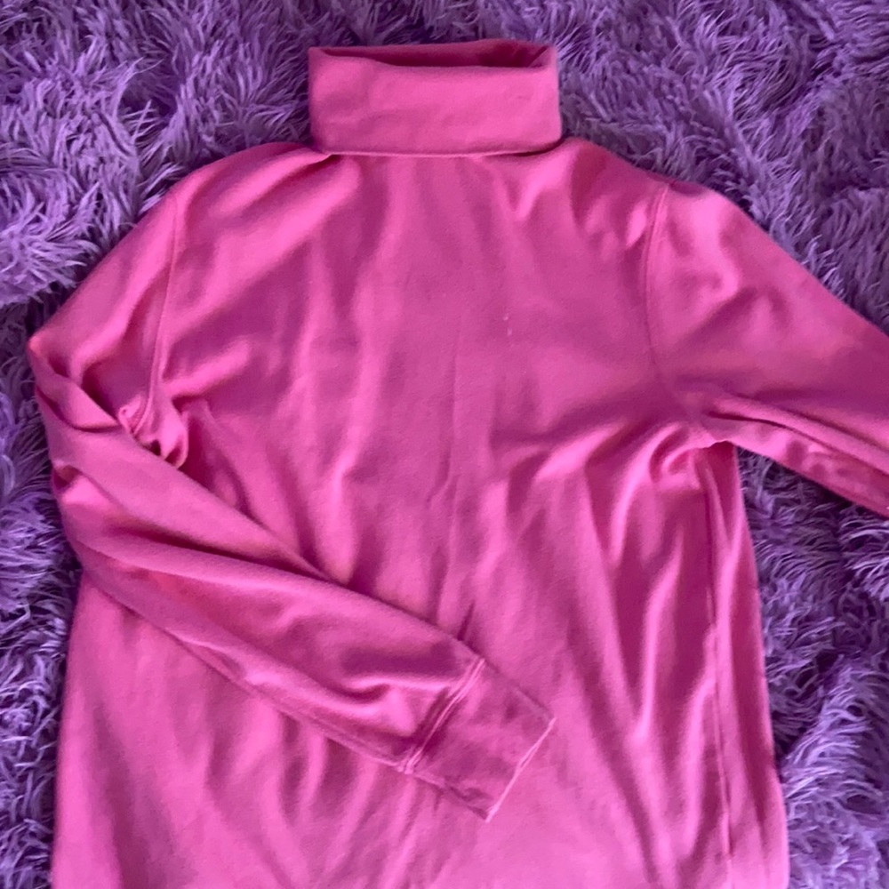 SEND OFFER  ON PINK TURTLE NECK 💘Size Medium